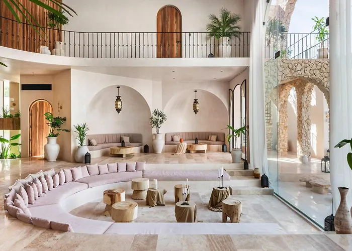 Casa Arka Fully Staffed - Jungle Palace *